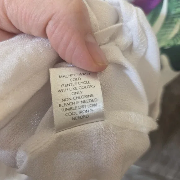 Christopher & Banks Shirt Women's Size Small White Floral Butterfly Lightweight - Picture 5 of 6